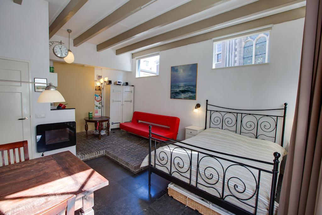 B&B Bed En Beschuit Leiden Bilik gambar